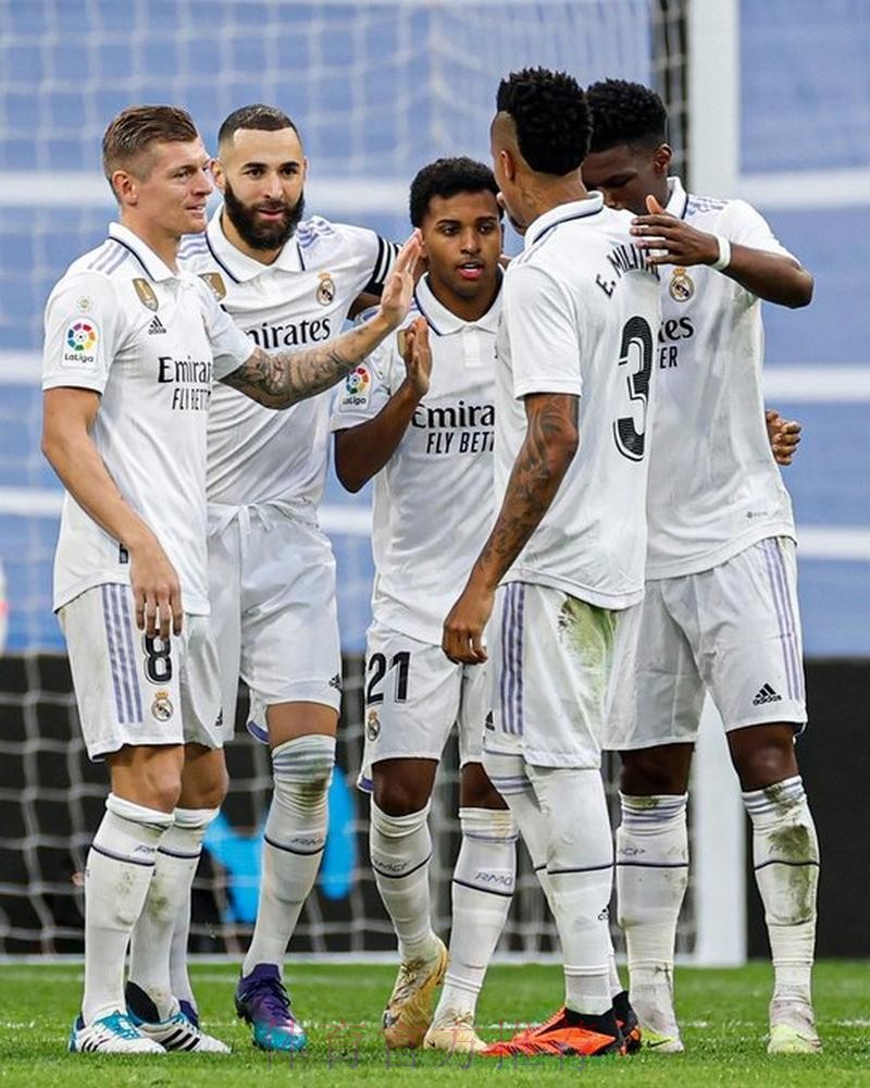 西甲-皇马4-2阿尔梅里亚 本泽马戴帽罗德里戈传射 西甲-皇马4-2阿尔梅里亚 本泽马戴帽罗德里戈传射